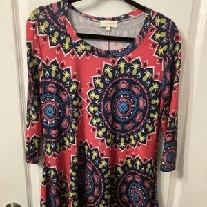 Simply Southern Tunic Top Small Pink Blue Yellow Shark Bite Hem 3/4 Sleeve Crabs